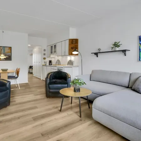 Apartment I Stueetagen Med Gratis Internet Sj3105