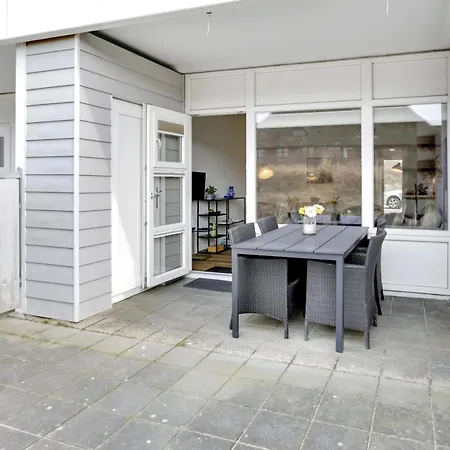 I Stueetagen Med Gratis Internet Sj3105 Henne Strand