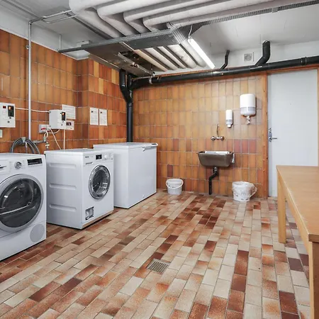 Apartment I Stueetagen Med Gratis Internet Sj3105